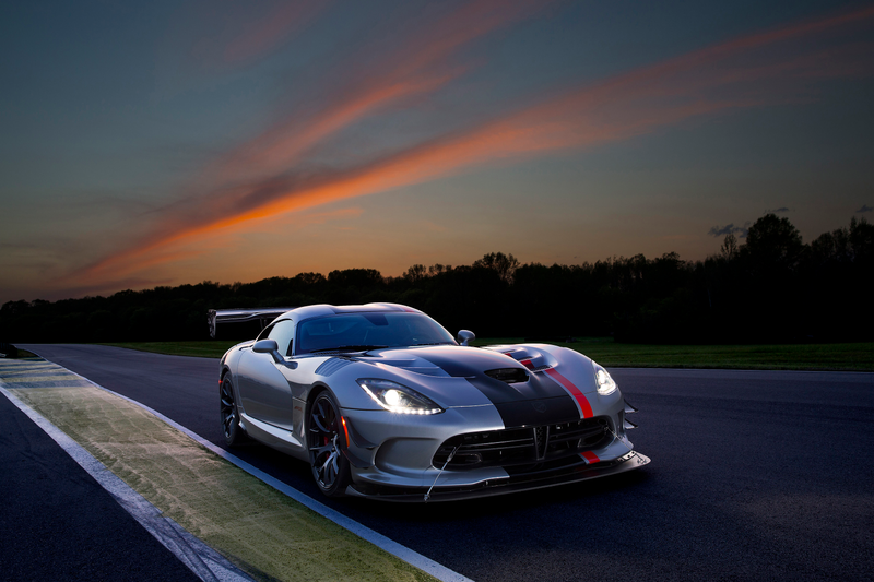 Illustration for article titled 2016 Dodge Viper ACR: Meet The Nastiest Street Legal Viper Ever Made